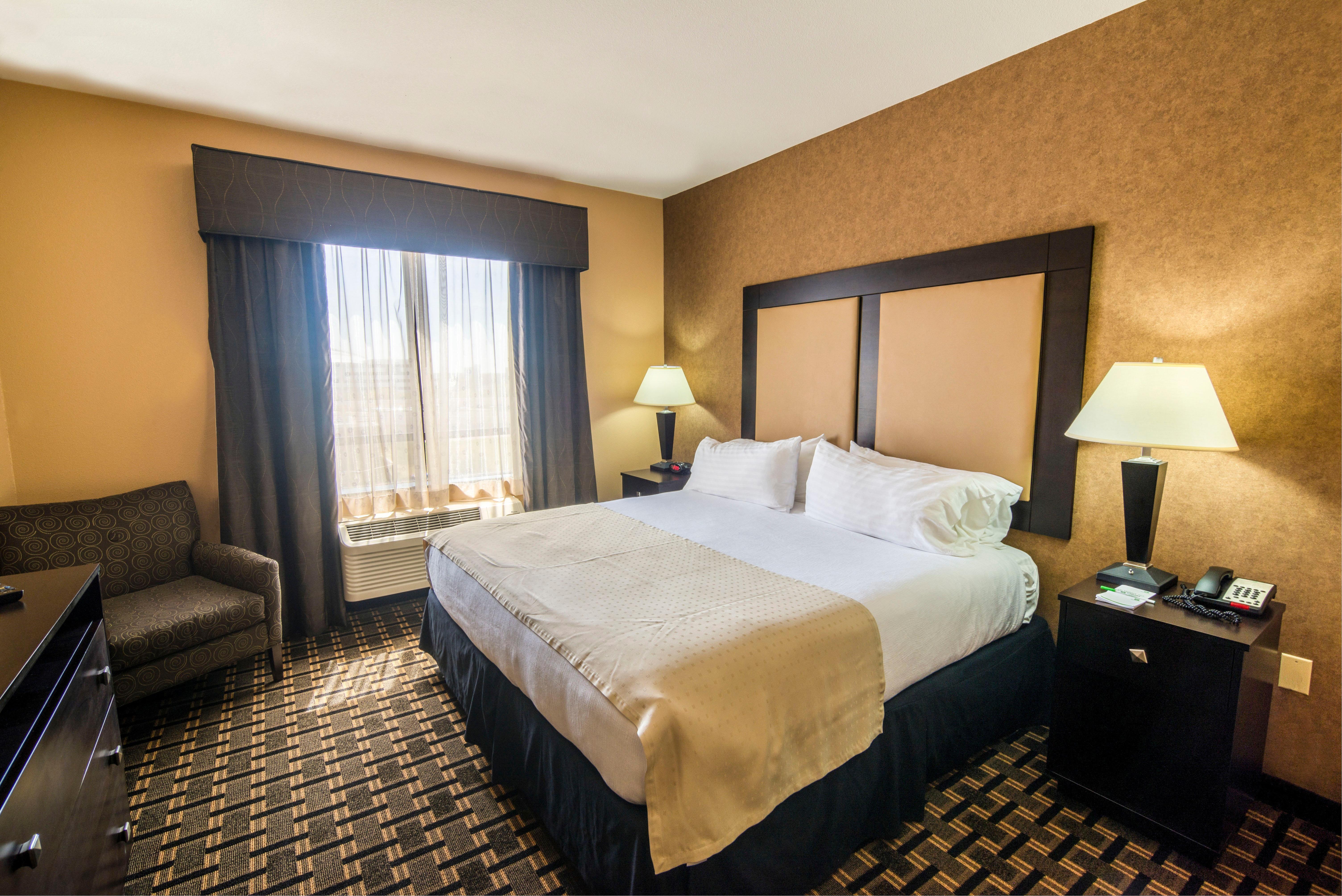 Holiday Inn Arlington Northeast By Ihg Exterior photo