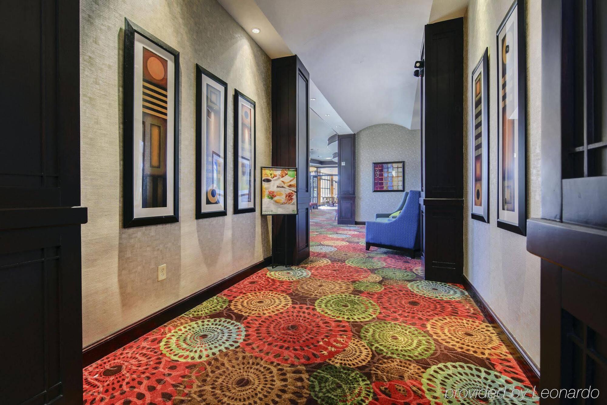 Holiday Inn Arlington Northeast By Ihg Exterior photo